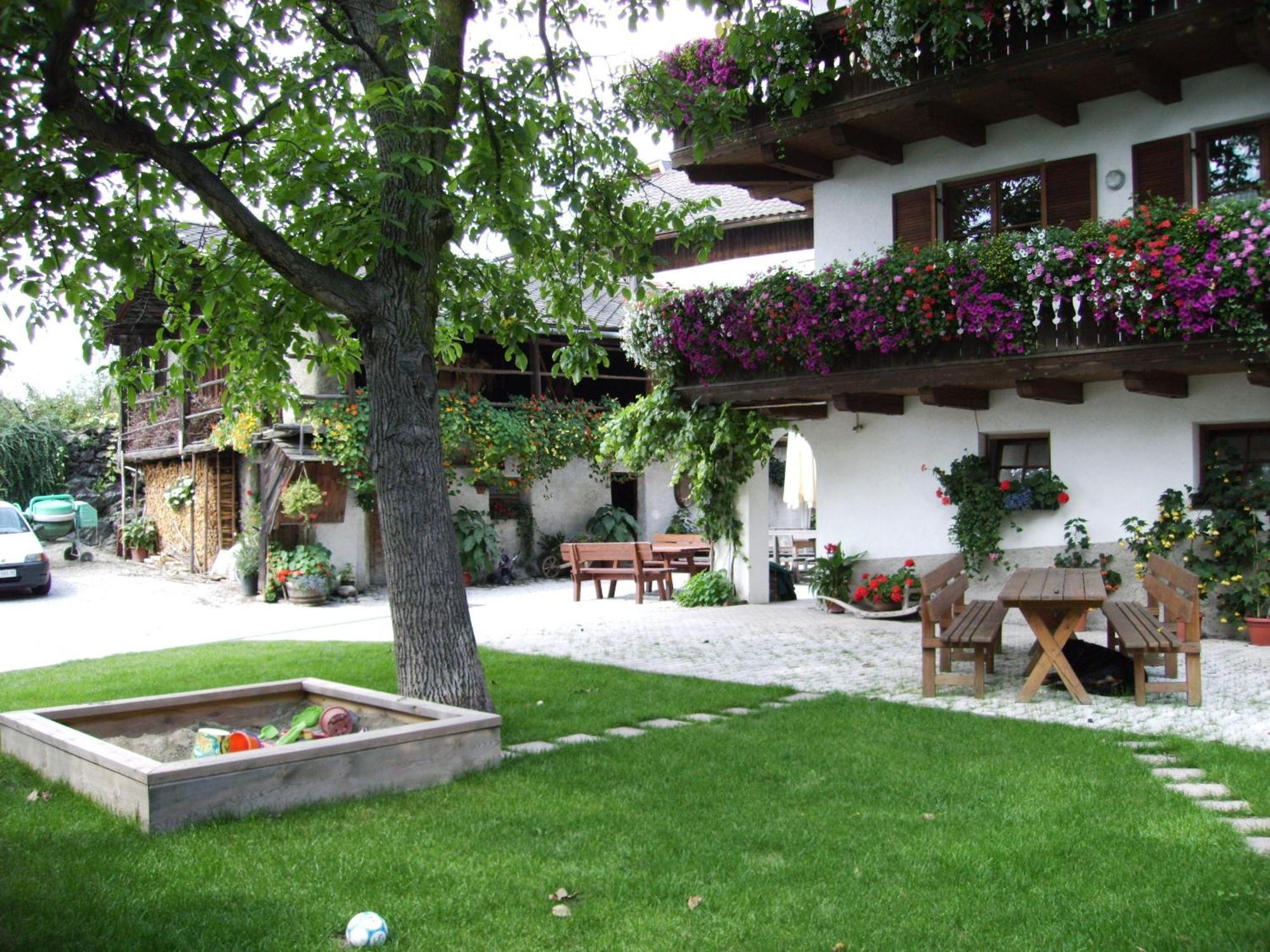Huberhof Apartment Бресаноне Екстериор снимка